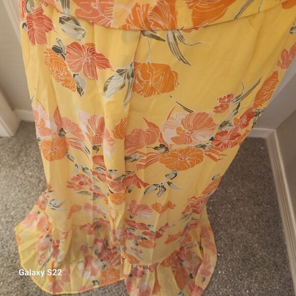 Vince Camuto Floral Maxi Dress. NWT. Size 14 - Picture 10 of 16